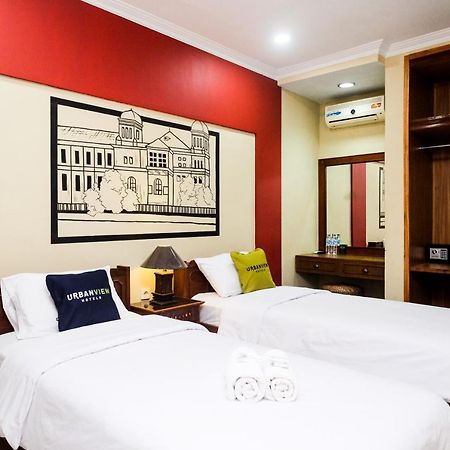 Urbanview Hotel Syariah Wisnugraha By Reddoorz Yogyakarta Exterior photo