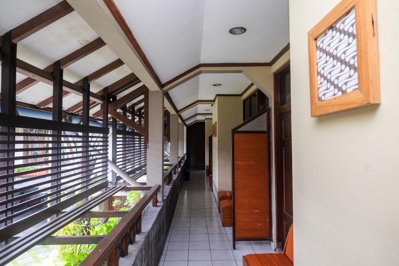 Urbanview Hotel Syariah Wisnugraha By Reddoorz Yogyakarta Exterior photo