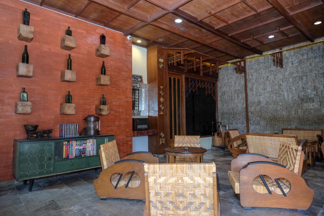 Urbanview Hotel Syariah Wisnugraha By Reddoorz Yogyakarta Exterior photo