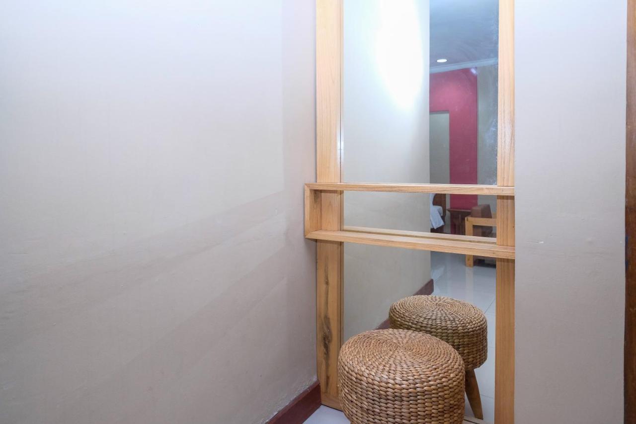 Urbanview Hotel Syariah Wisnugraha By Reddoorz Yogyakarta Exterior photo