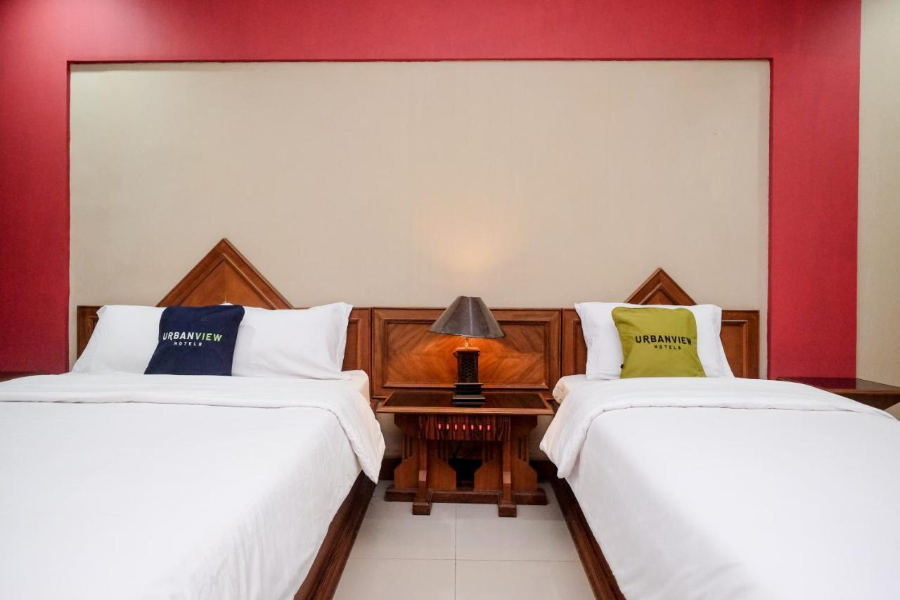 Urbanview Hotel Syariah Wisnugraha By Reddoorz Yogyakarta Exterior photo