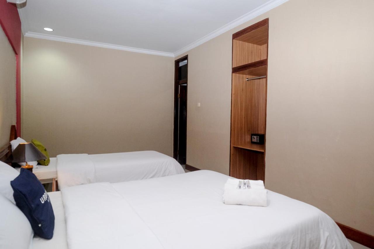 Urbanview Hotel Syariah Wisnugraha By Reddoorz Yogyakarta Exterior photo
