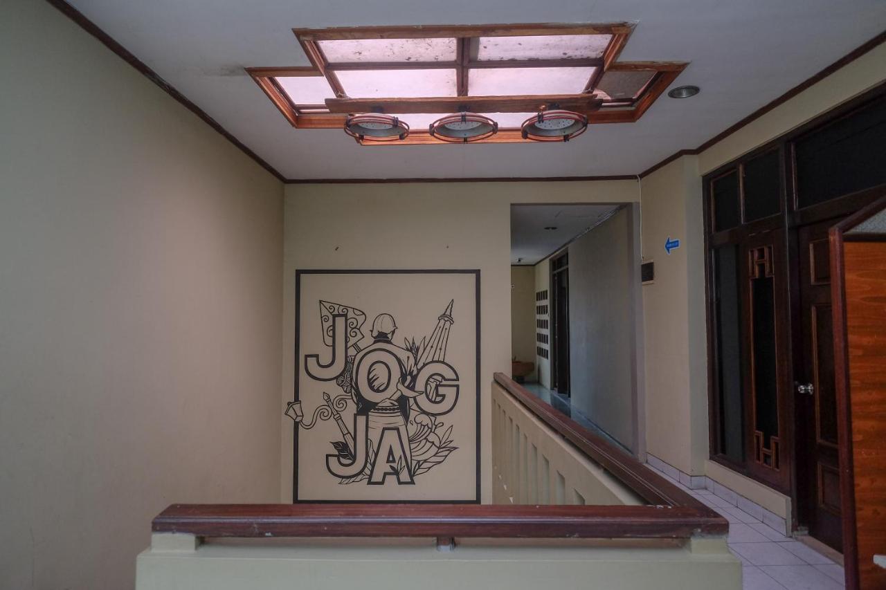 Urbanview Hotel Syariah Wisnugraha By Reddoorz Yogyakarta Exterior photo