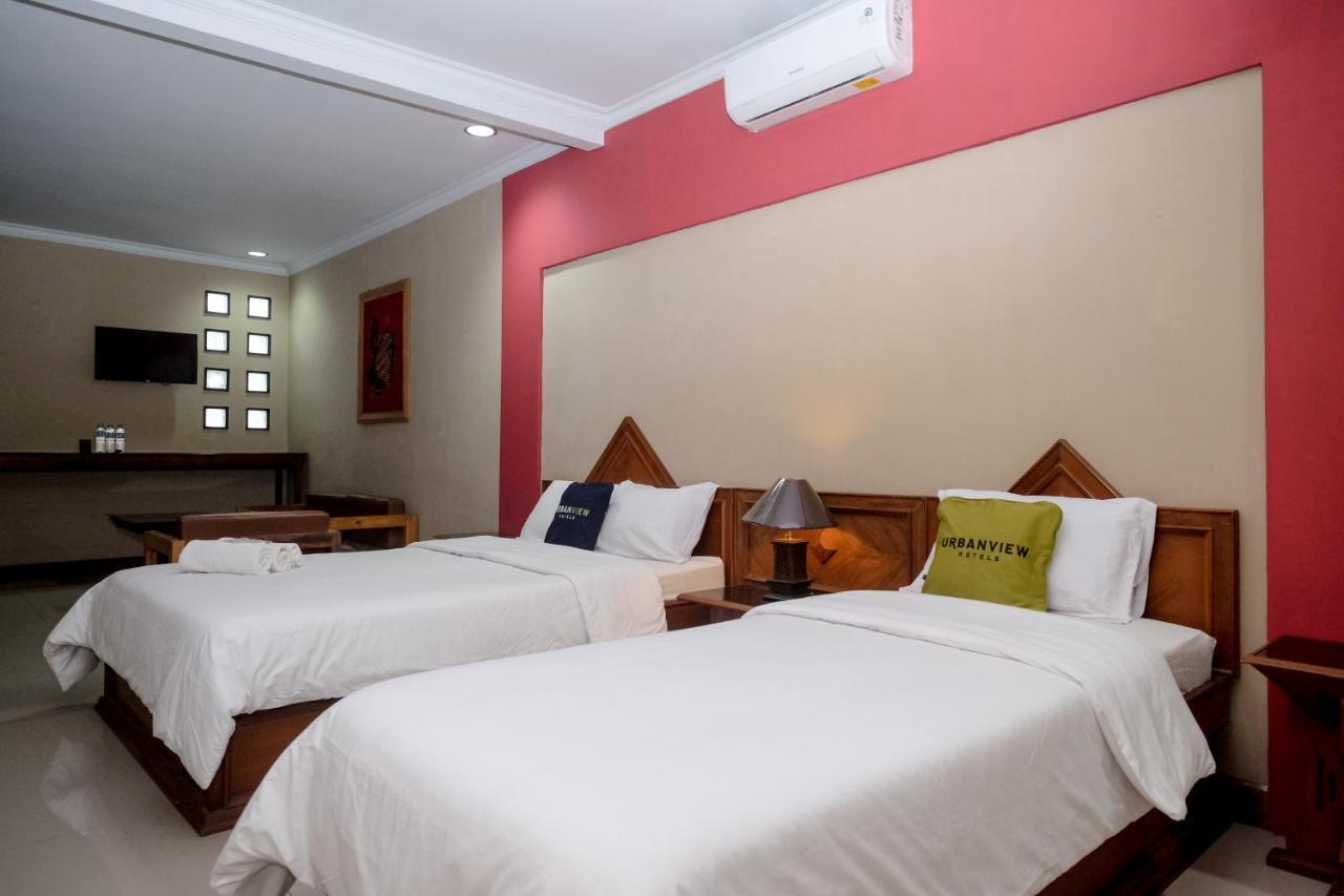 Urbanview Hotel Syariah Wisnugraha By Reddoorz Yogyakarta Exterior photo