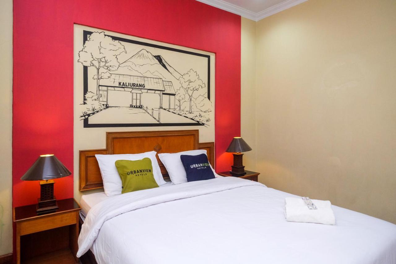 Urbanview Hotel Syariah Wisnugraha By Reddoorz Yogyakarta Exterior photo