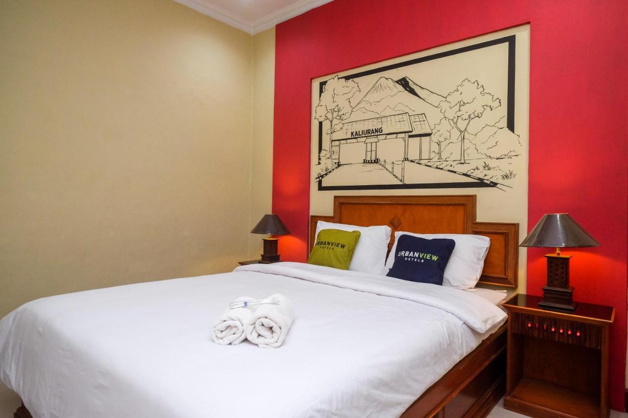 Urbanview Hotel Syariah Wisnugraha By Reddoorz Yogyakarta Exterior photo